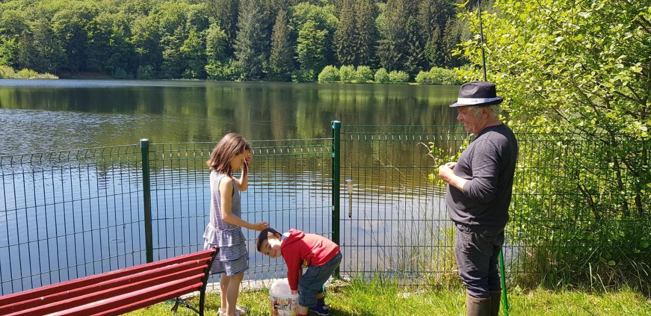 Le Lac Des Moines Condat  المظهر الخارجي الصورة