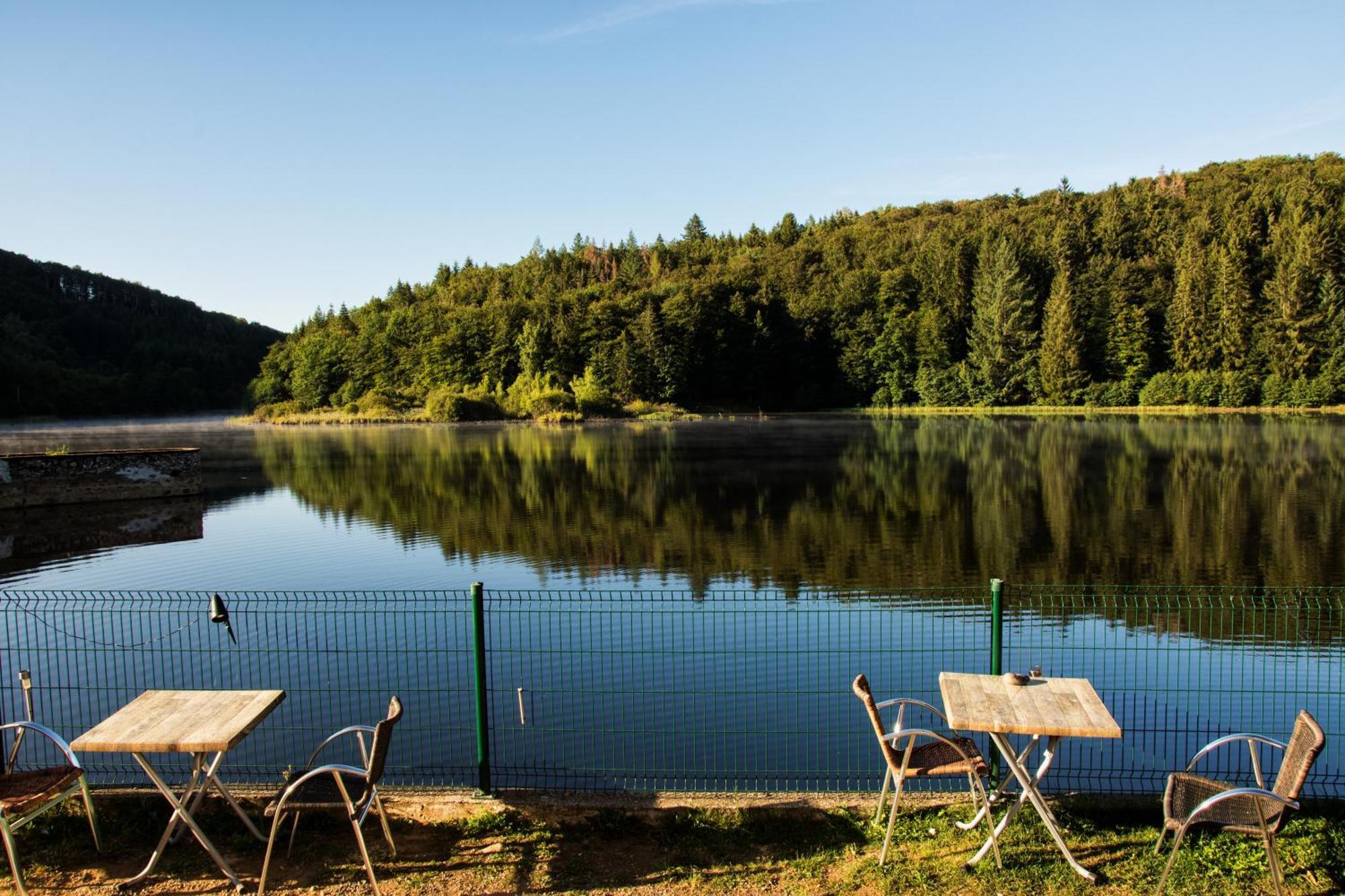 Le Lac Des Moines Condat  المظهر الخارجي الصورة